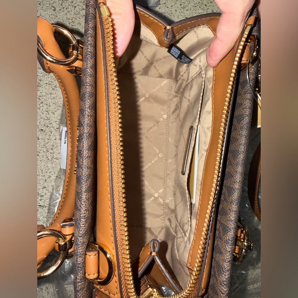 Michael Kors Marilyn Small Crossbody Bag with Detachable Strap - Acorn - Picture 4 of 12